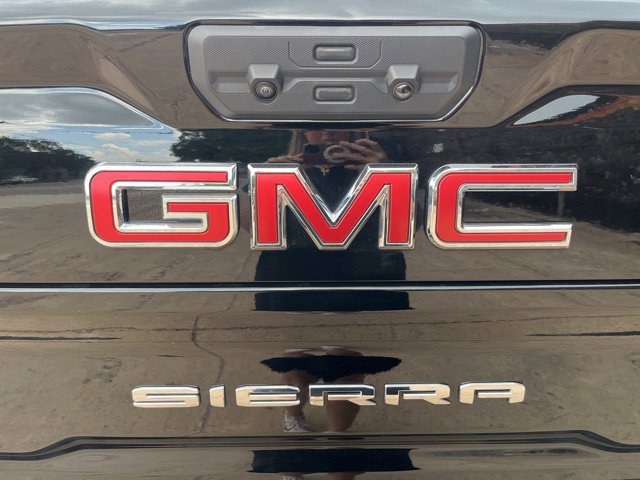 Used 2024 GMC Sierra 2500 AT4 w/ AT4 Premium Plus Package AWD/4WD image 5