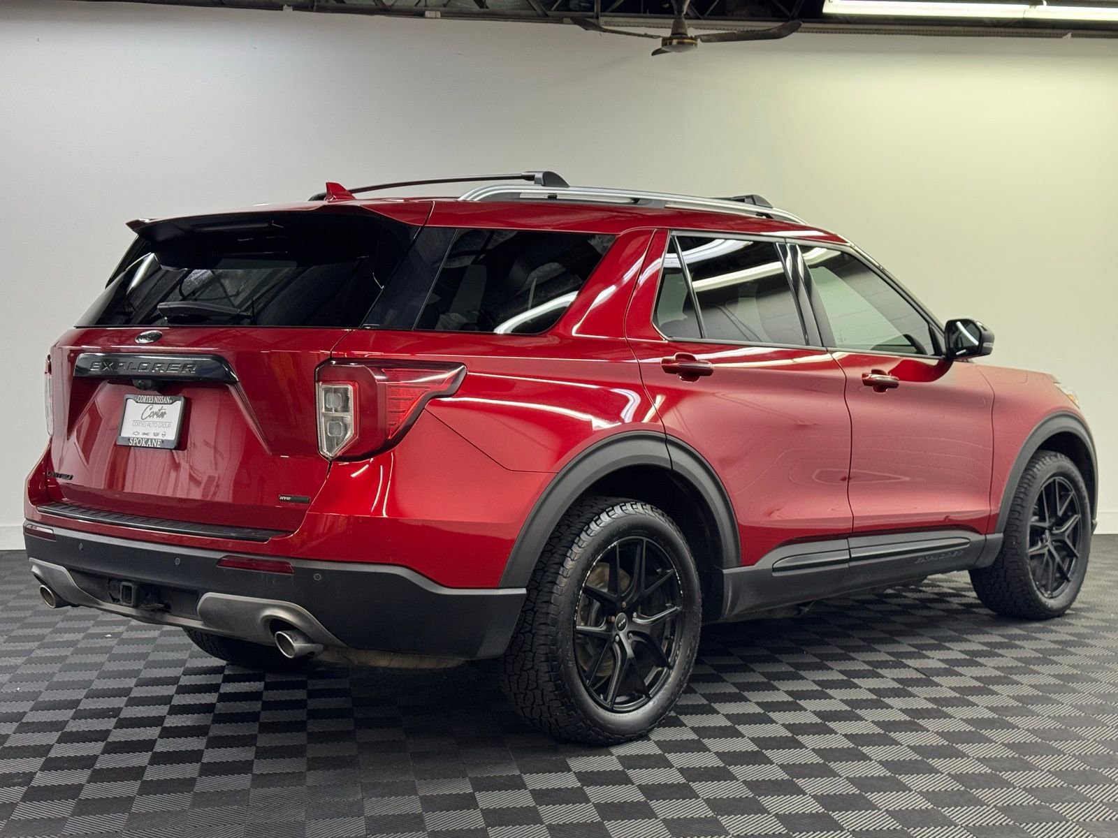 Used 2020 Ford Explorer Limited w/ Equipment Group 310A image 3