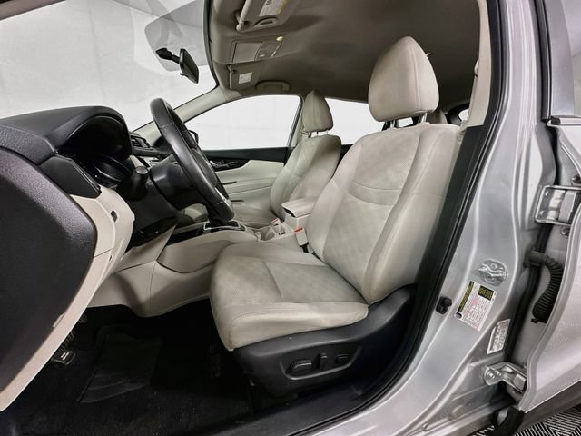 Used 2018 Nissan Rogue Sport SV w/ SV Technology Package AWD/4WD image 18