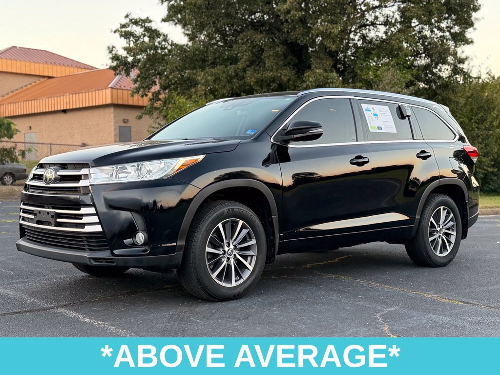 Used 2017 Toyota Highlander XLE w/ Carpet Mat Package AWD/4WD image 3