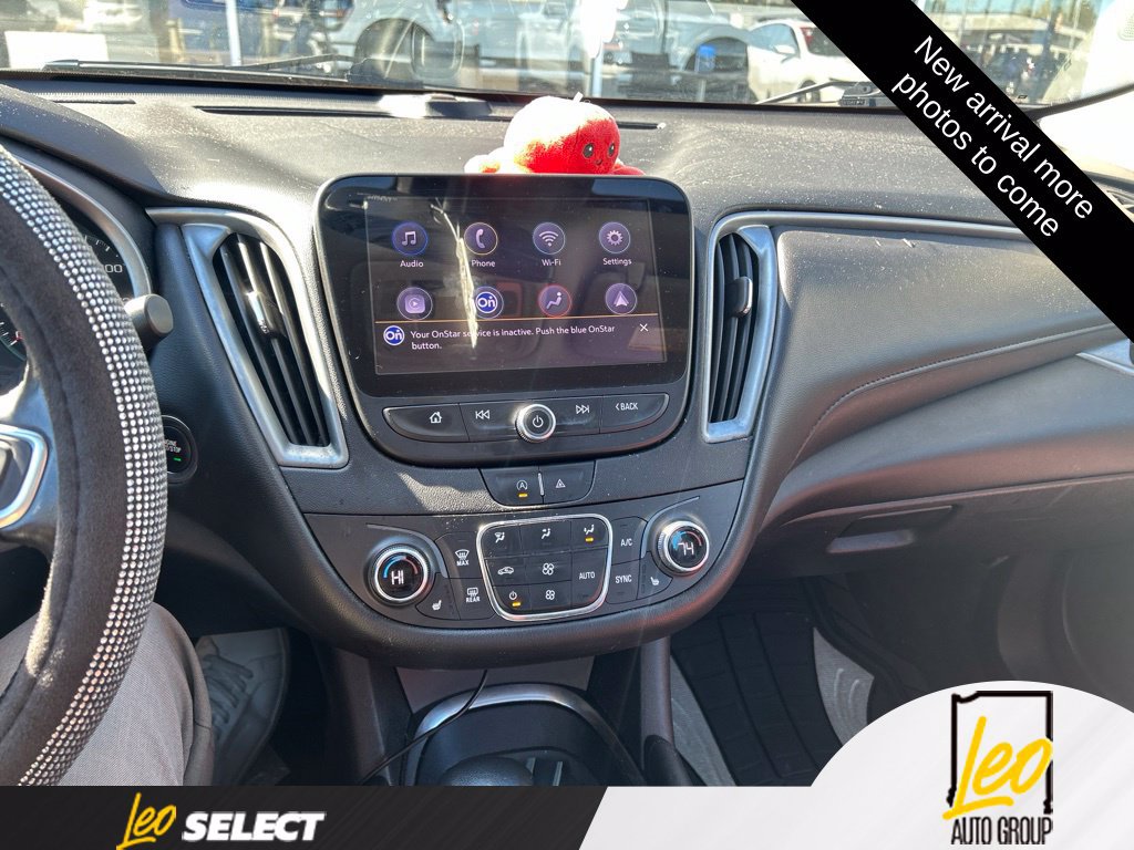 Used 2022 Chevrolet Malibu LT w/ Leather Package FWD image 5