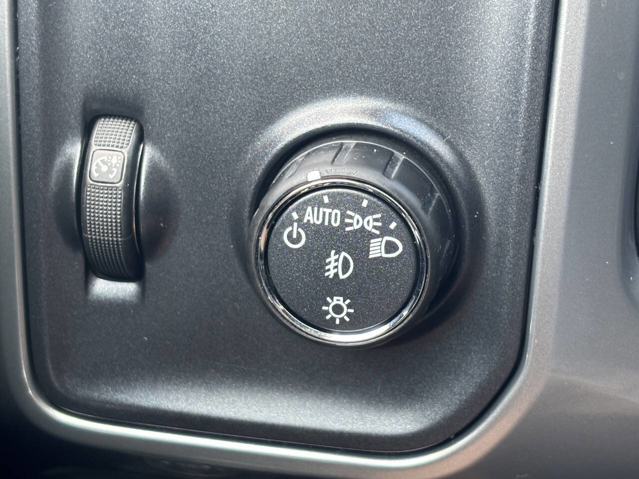 Used 2014 Chevrolet Silverado 1500 LT w/ LT Convenience Package image 15