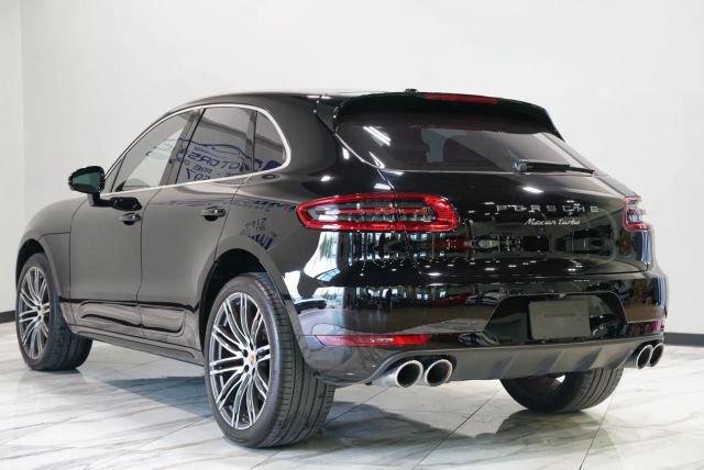 Used 2018 Porsche Macan Turbo AWD/4WD image 9