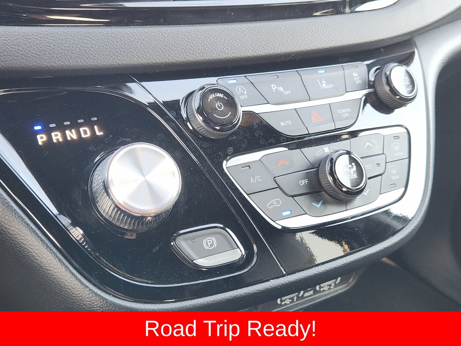 Used 2025 Chrysler Pacifica Select FWD image 26