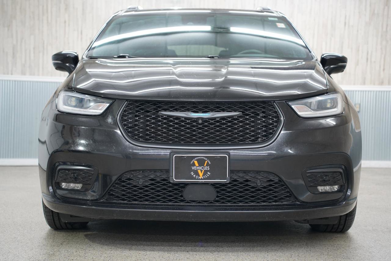 Used 2021 Chrysler Pacifica Touring-L w/ Uconnect Theater Family Group image 3