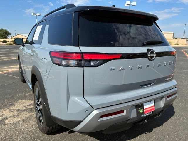 Certified 2025 Nissan Pathfinder Platinum w/ Cargo Package FWD image 4