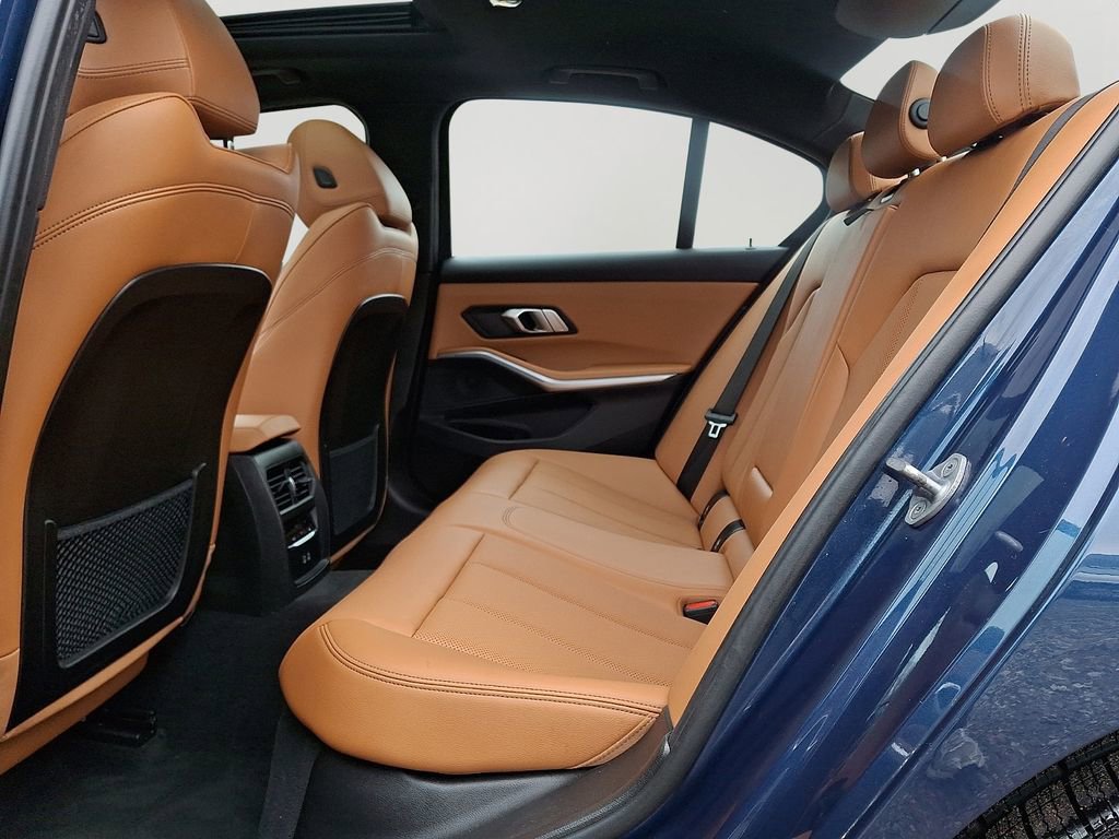 Used 2023 BMW 330i xDrive Sedan w/ Premium Package image 8