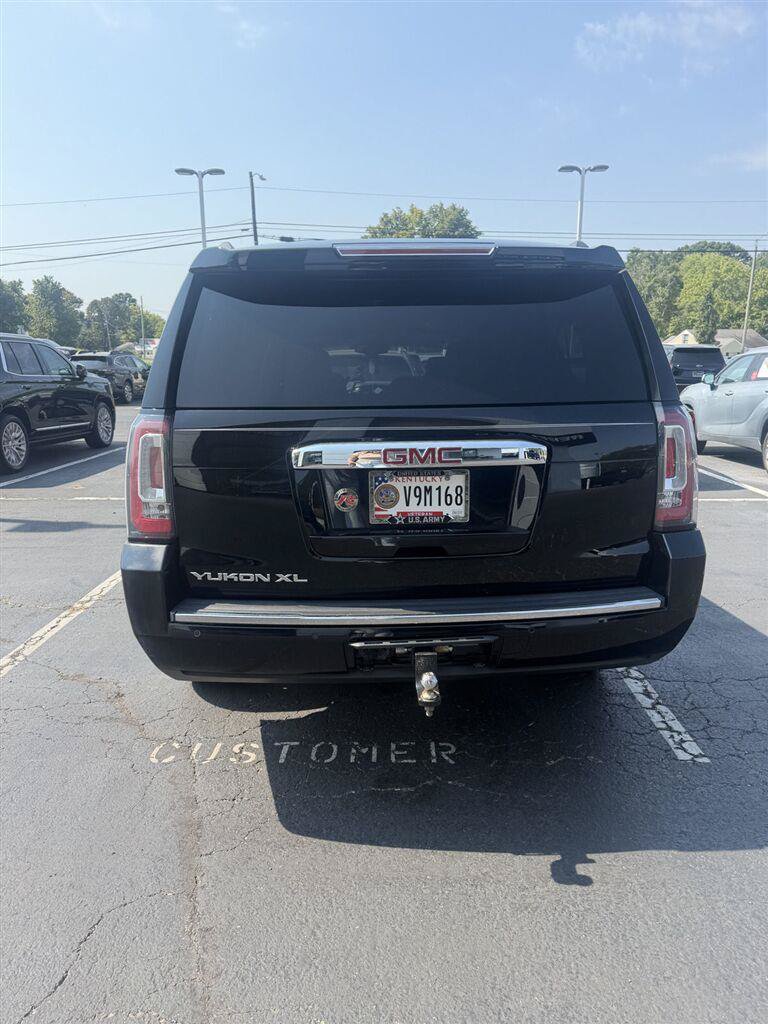 Used 2018 GMC Yukon XL Denali w/ Open Road Package AWD/4WD image 17