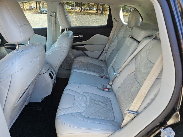 Used 2021 Jeep Cherokee Latitude Lux w/ Sun & Sound Group image 19