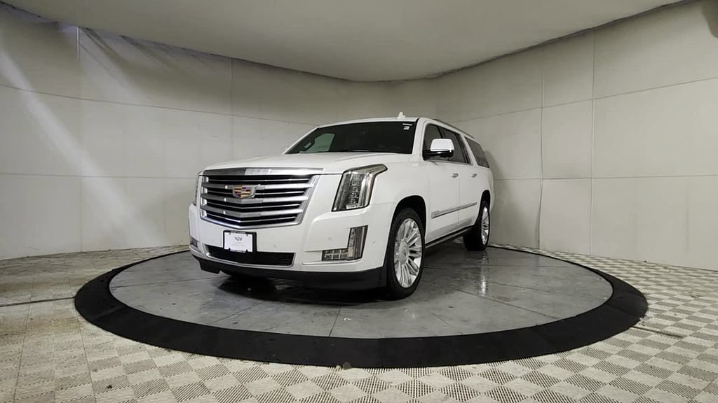Used 2019 Cadillac Escalade ESV Platinum AWD/4WD image 4