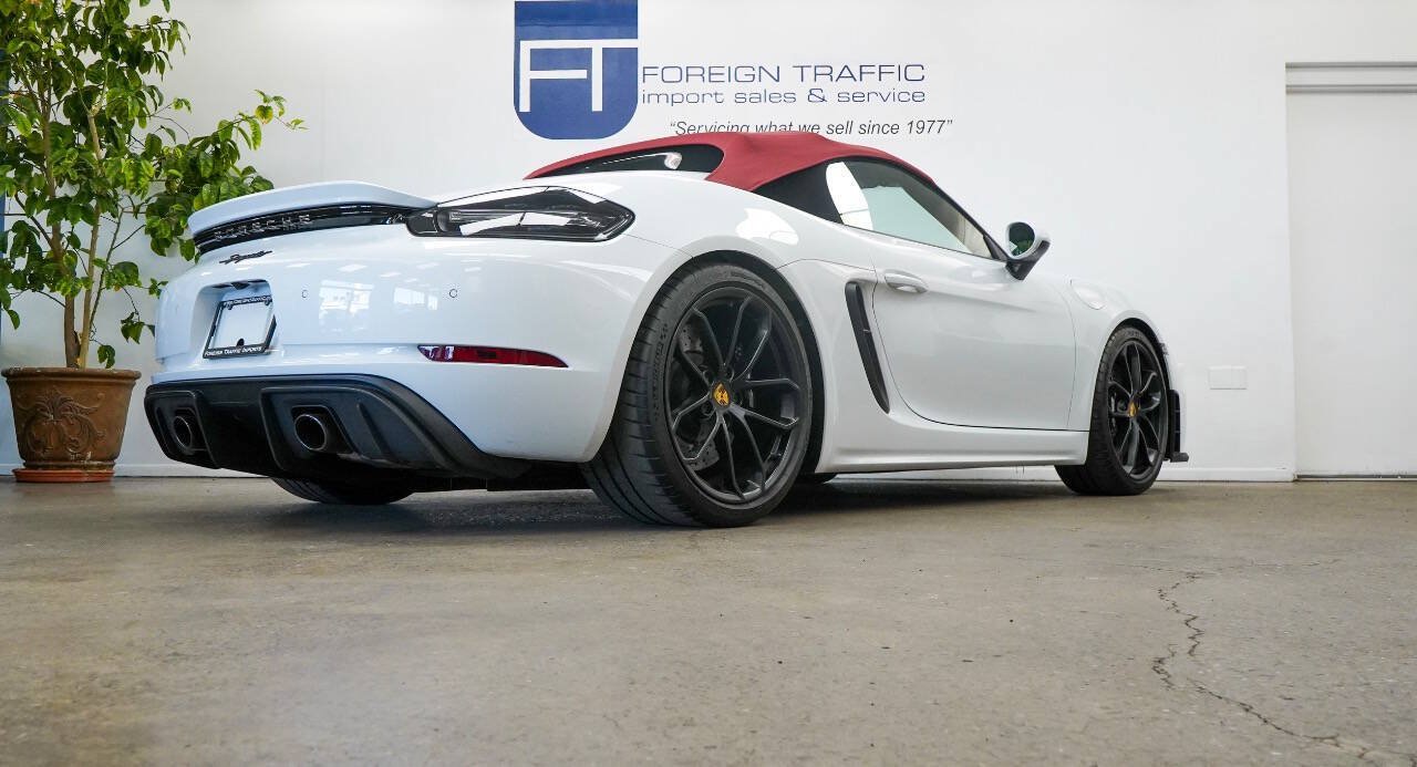 Used 2020 Porsche 718 Boxster Spyder RWD image 53
