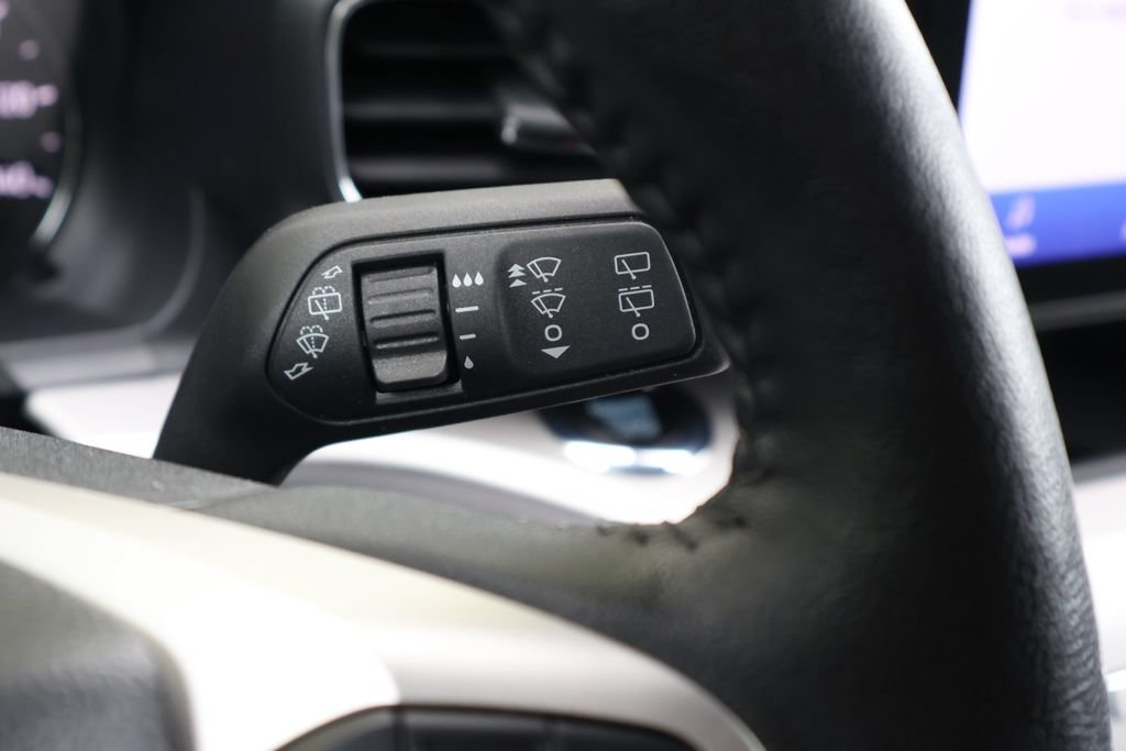 Used 2023 Ford Explorer XLT w/ Equipment Group 202A AWD/4WD image 26