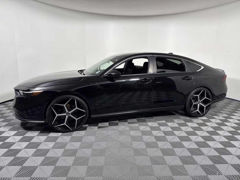 Used 2023 Honda Accord Sport image 3