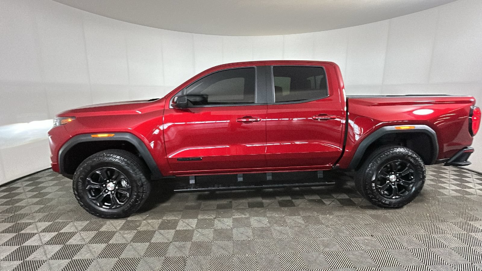 Used 2024 GMC Canyon Elevation w/ Convenience Package AWD/4WD image 6