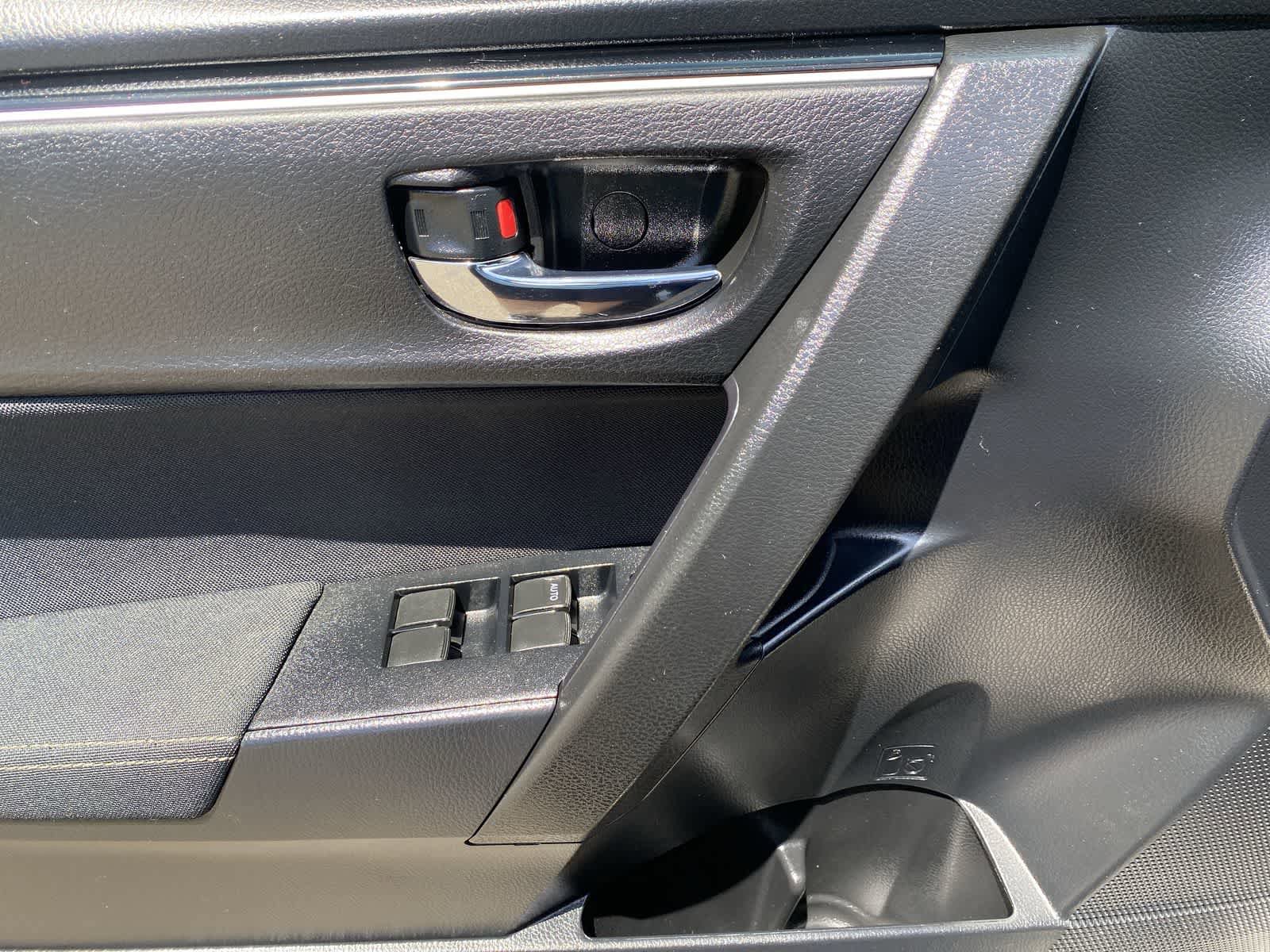 Used 2017 Toyota Corolla LE FWD image 15