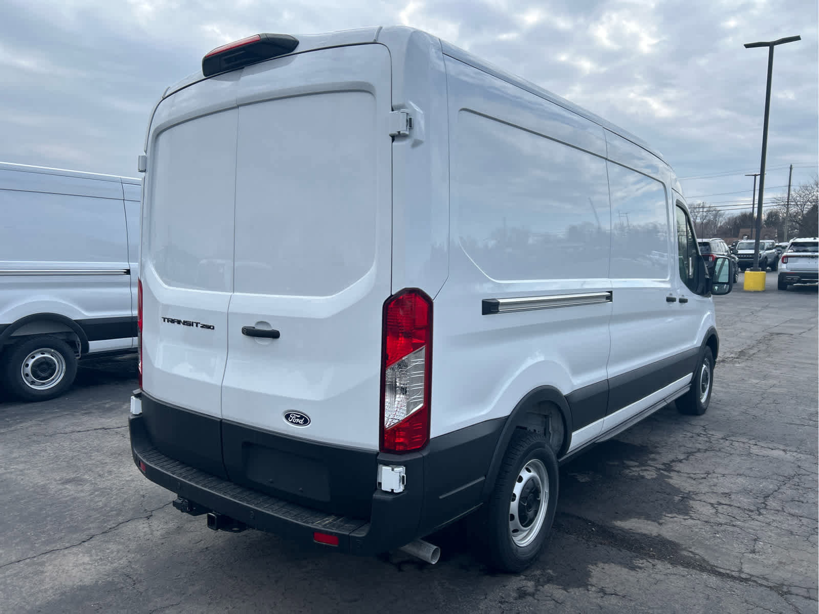 New 2026 Ford Transit 250 148 Medium Roof w/ Load Area Protection Package RWD image 10