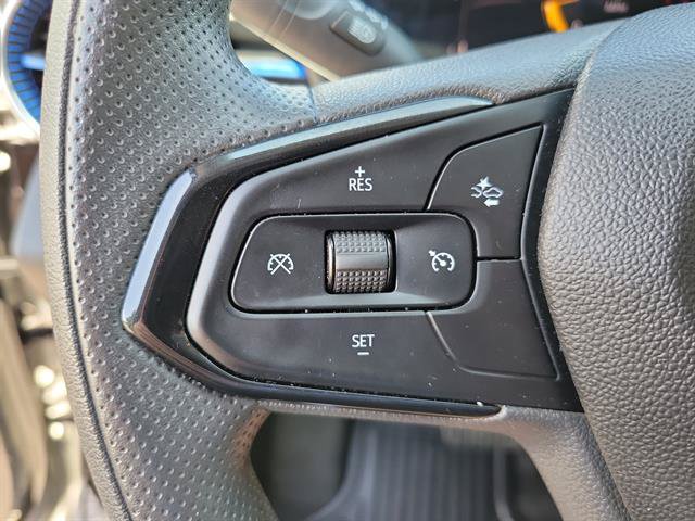 Used 2025 Chevrolet Trax LT FWD image 17