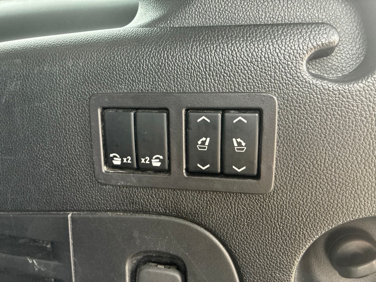 Used 2019 GMC Yukon XL SLT AWD/4WD image 6