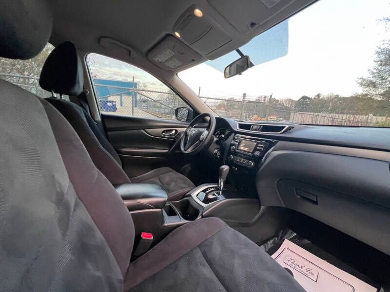 Used 2016 Nissan Rogue S image 16