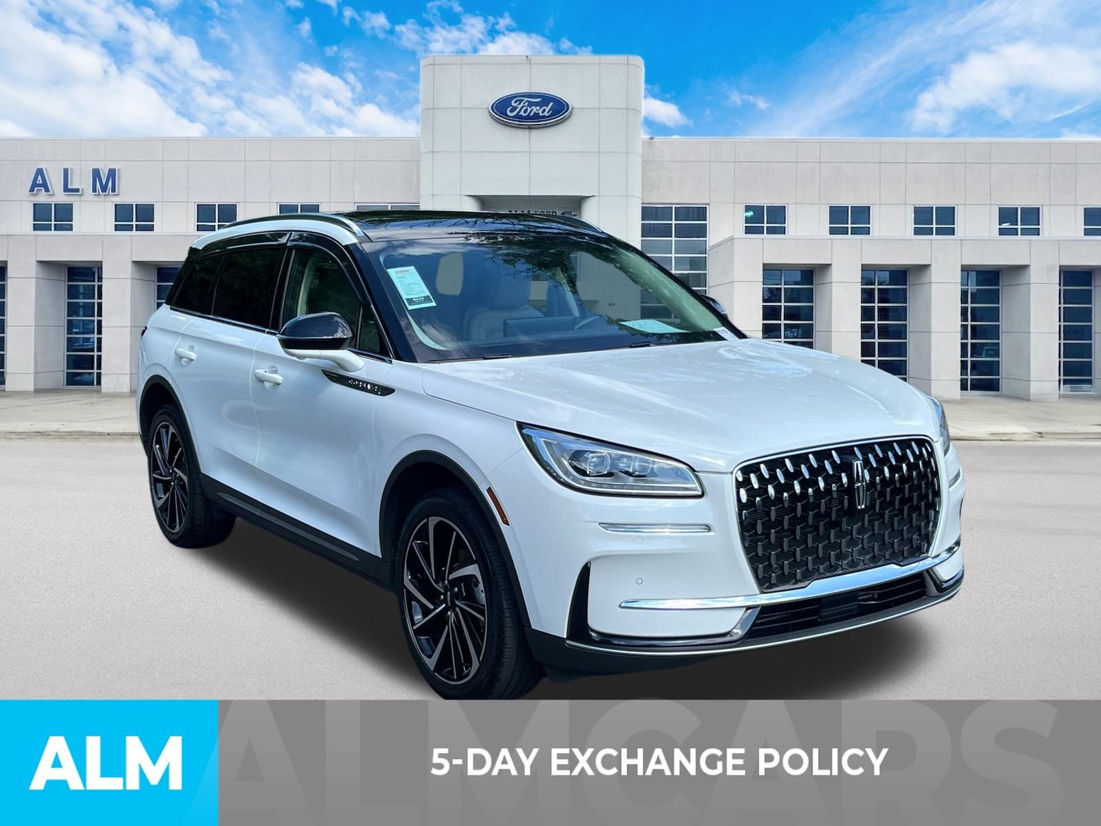 Used 2023 Lincoln Corsair Reserve image 4