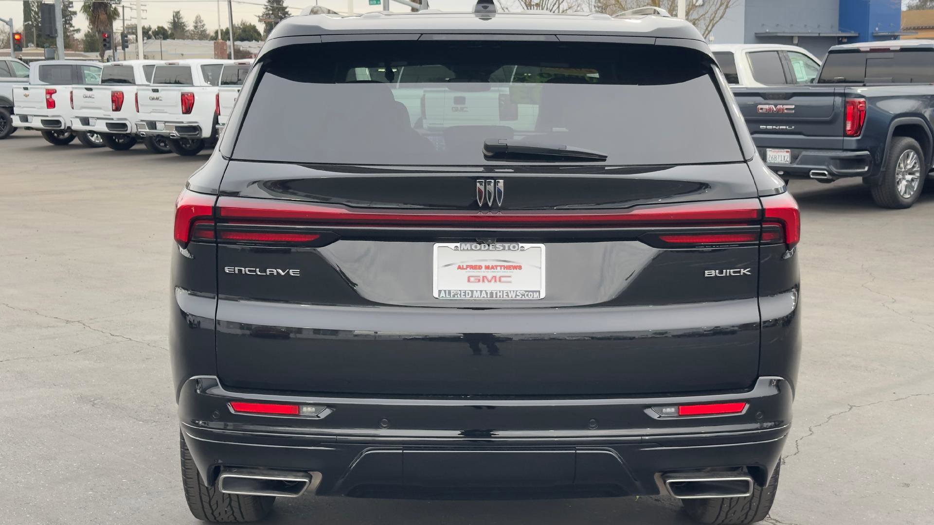 Used 2025 Buick Enclave Sport Touring image 6
