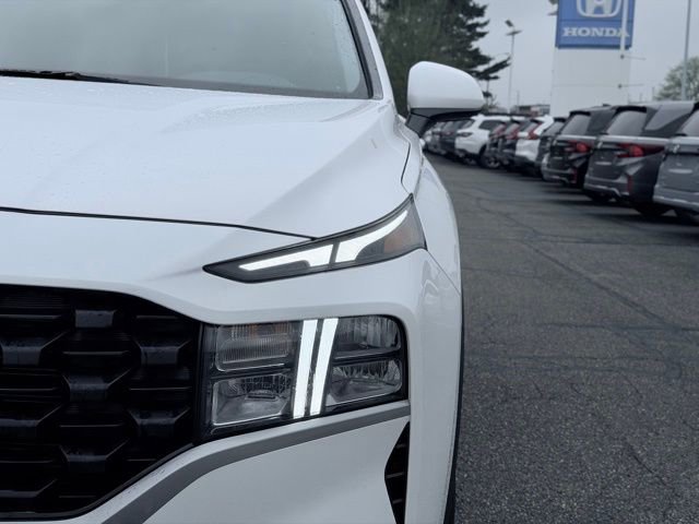 Used 2023 Hyundai Santa Fe SE w/ Cargo Package AWD/4WD image 3