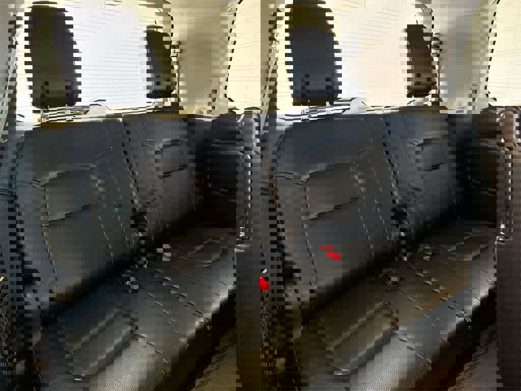 Used 2015 Toyota Land Cruiser image 23