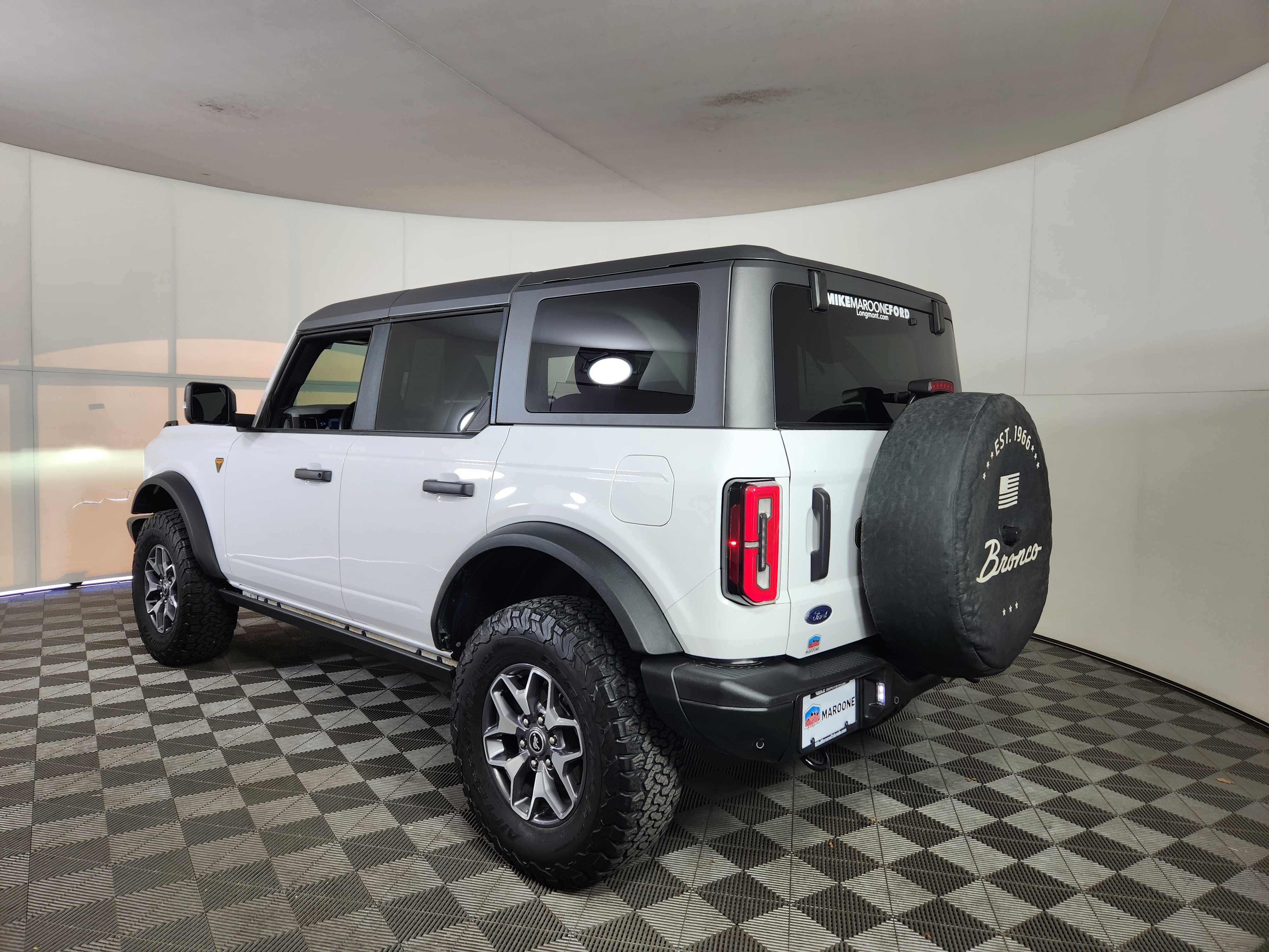 Used 2023 Ford Bronco Badlands image 5
