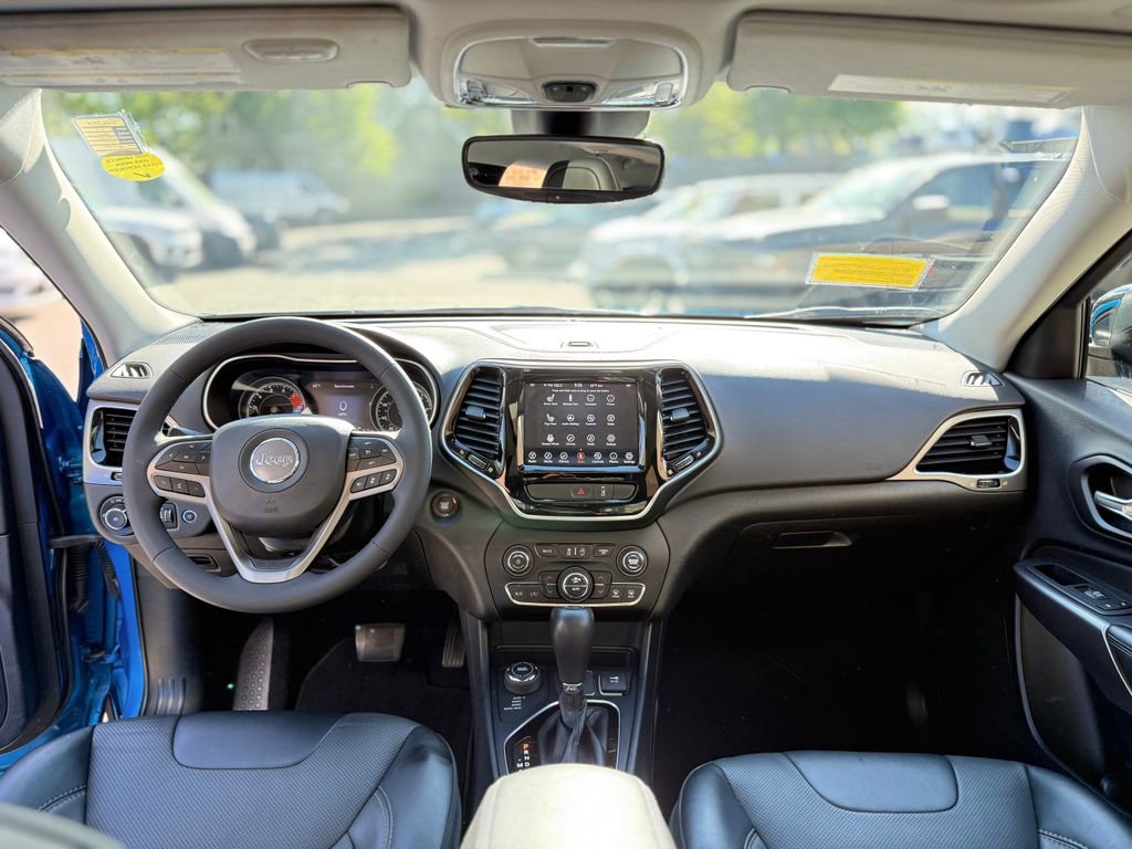 Used 2022 Jeep Cherokee Limited AWD/4WD image 11