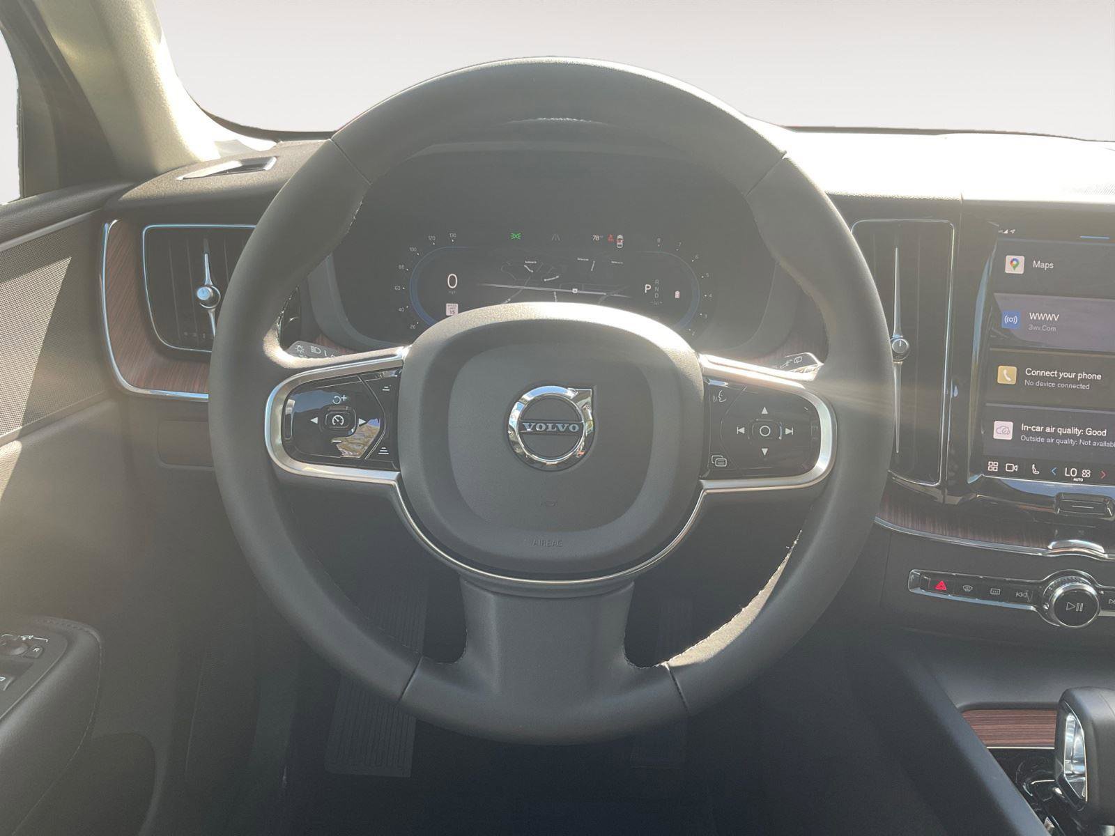 Used 2024 Volvo XC60 B5 Plus w/ Protection Package Premier AWD/4WD image 12