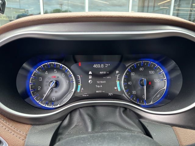 Used 2017 Chrysler Pacifica Limited FWD image 16