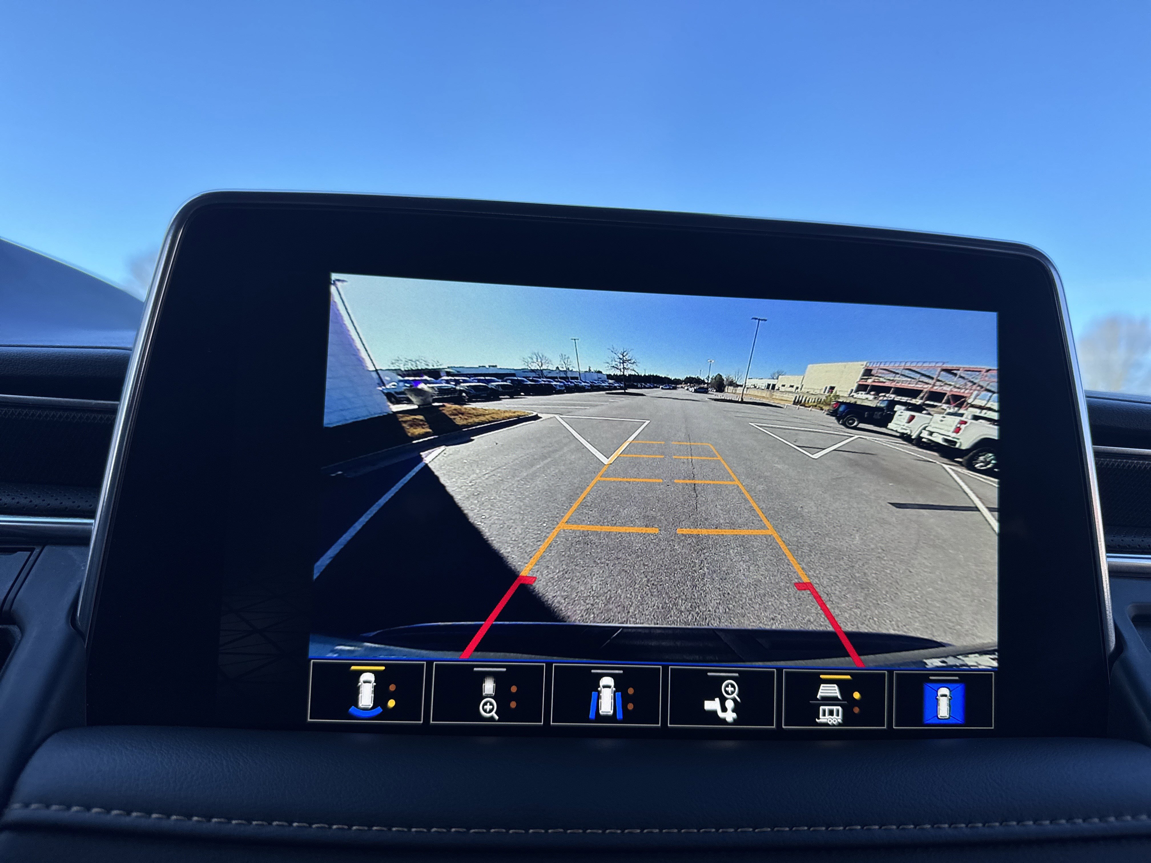 Used 2023 GMC Yukon AT4 w/ AT4 Premium Package image 26