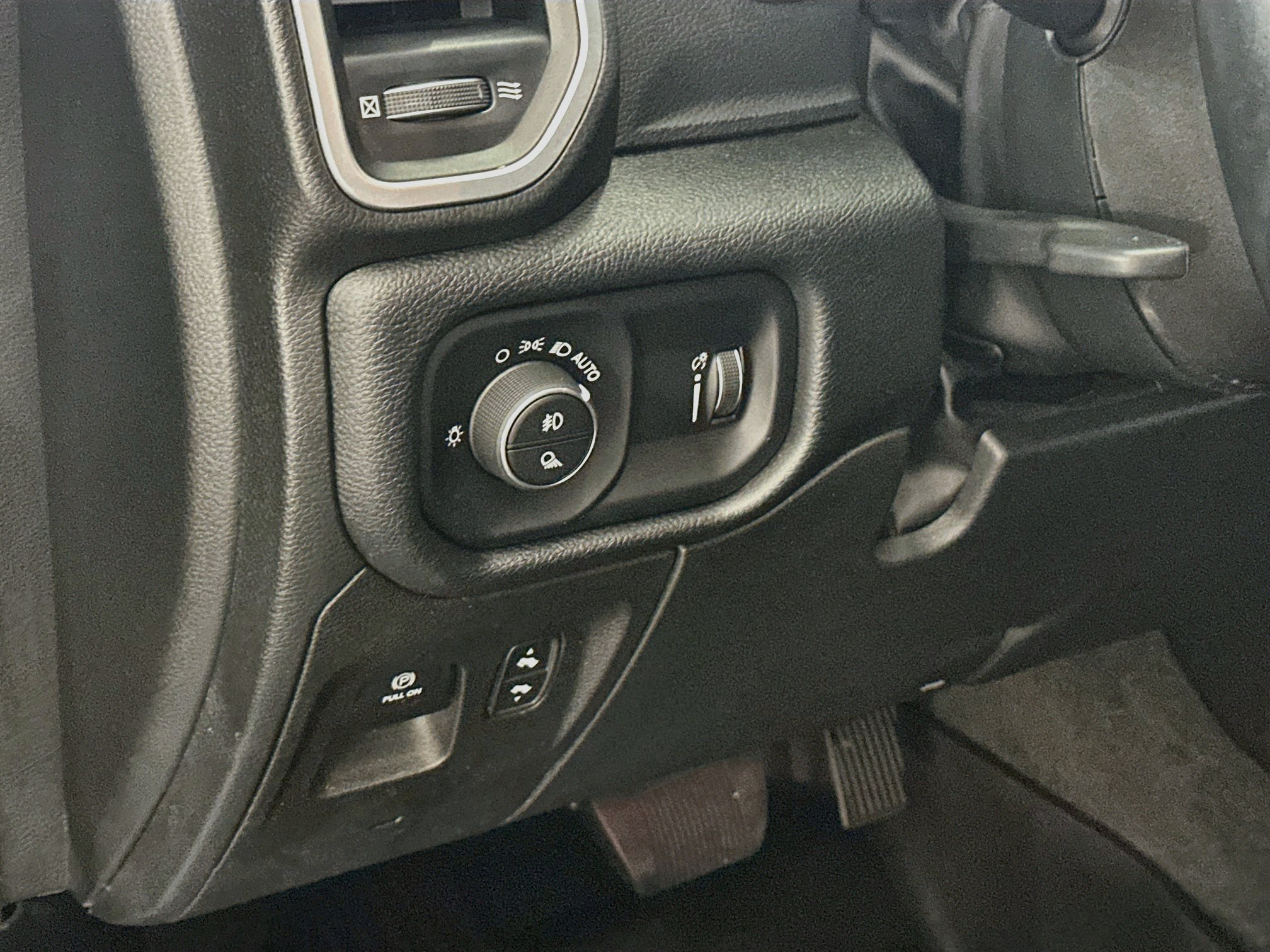 Used 2022 RAM 1500 Big Horn w/ Trailer Tow Group AWD/4WD image 17