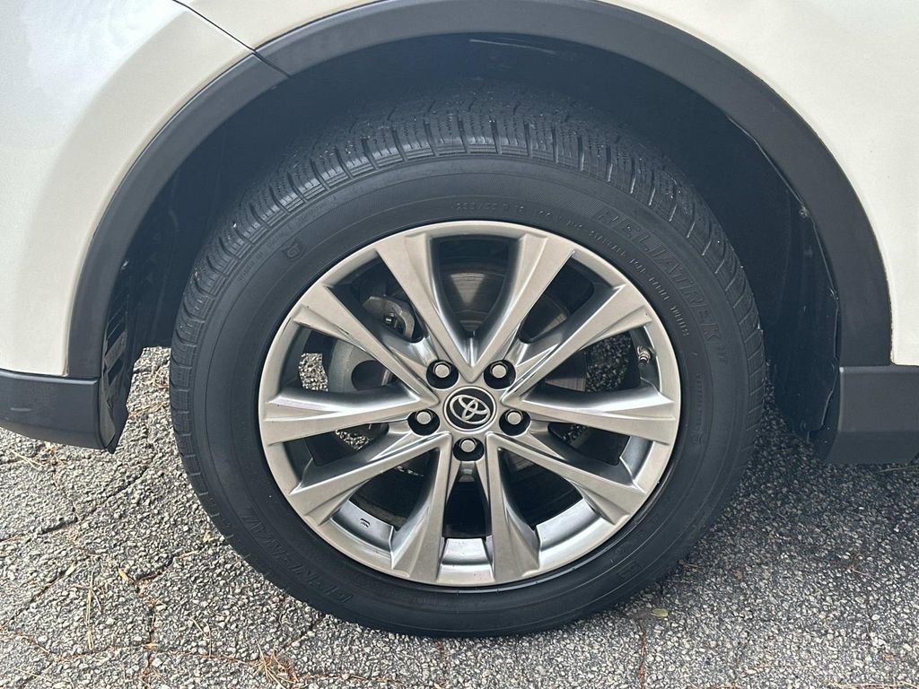 Used 2018 Toyota RAV4 Limited image 11
