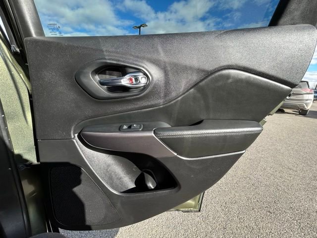 Used 2019 Jeep Cherokee Limited image 48