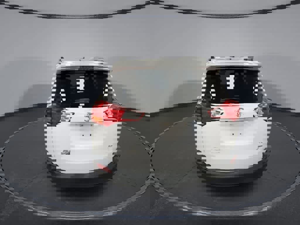 Used 2015 Toyota RAV4 LE AWD/4WD image 7