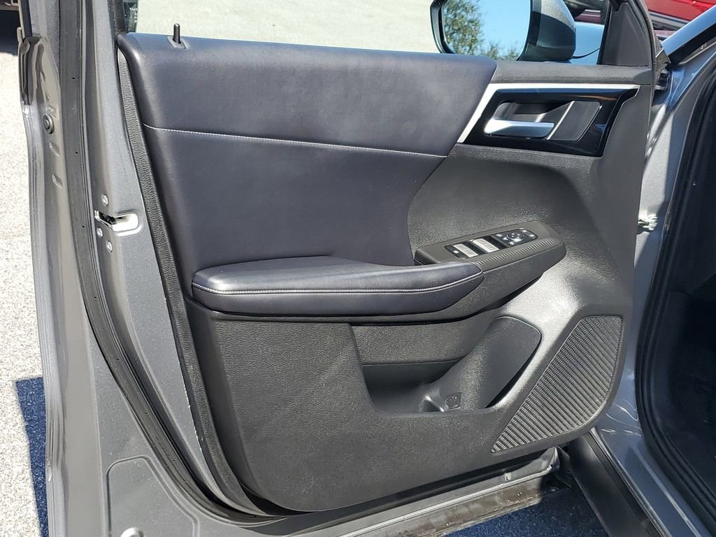 Used 2023 Mitsubishi Outlander SE image 19