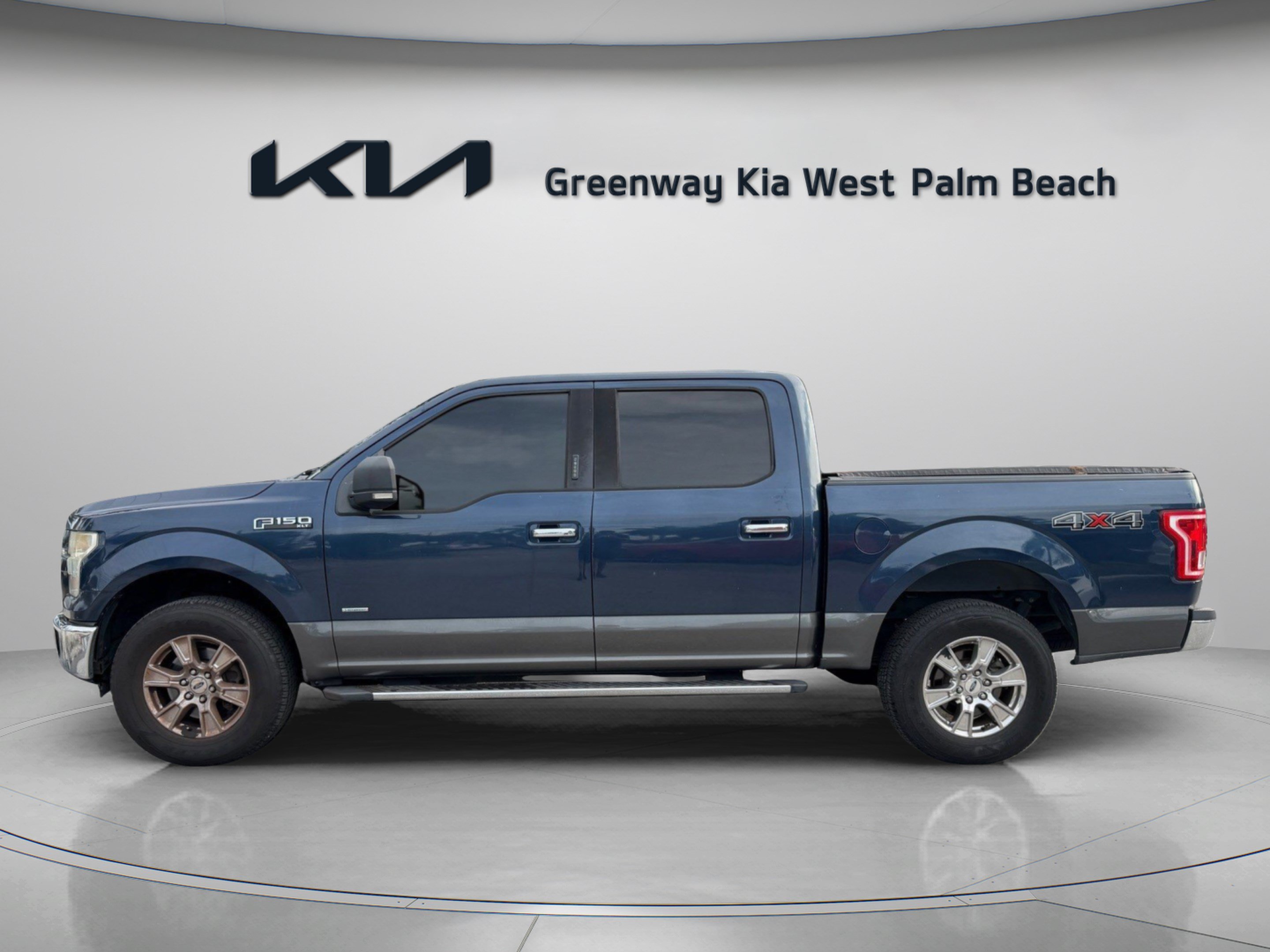 Used 2016 Ford F150 XLT w/ Equipment Group 302A Luxury AWD/4WD image 4