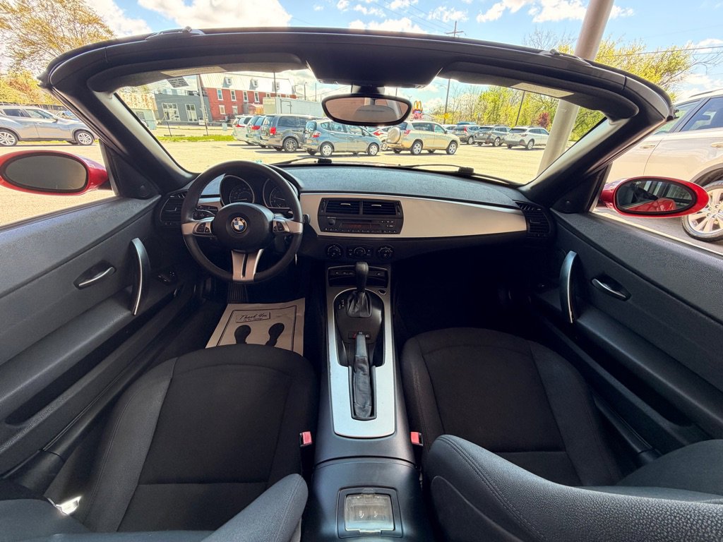 Used 2005 BMW Z4 2.5i RWD image 13