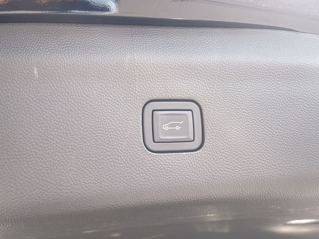 Used 2024 Buick Enclave Essence w/ Technology Package image 15
