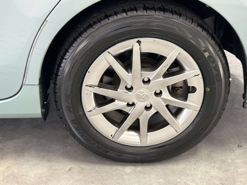 Used 2016 Toyota Prius V Four FWD image 10