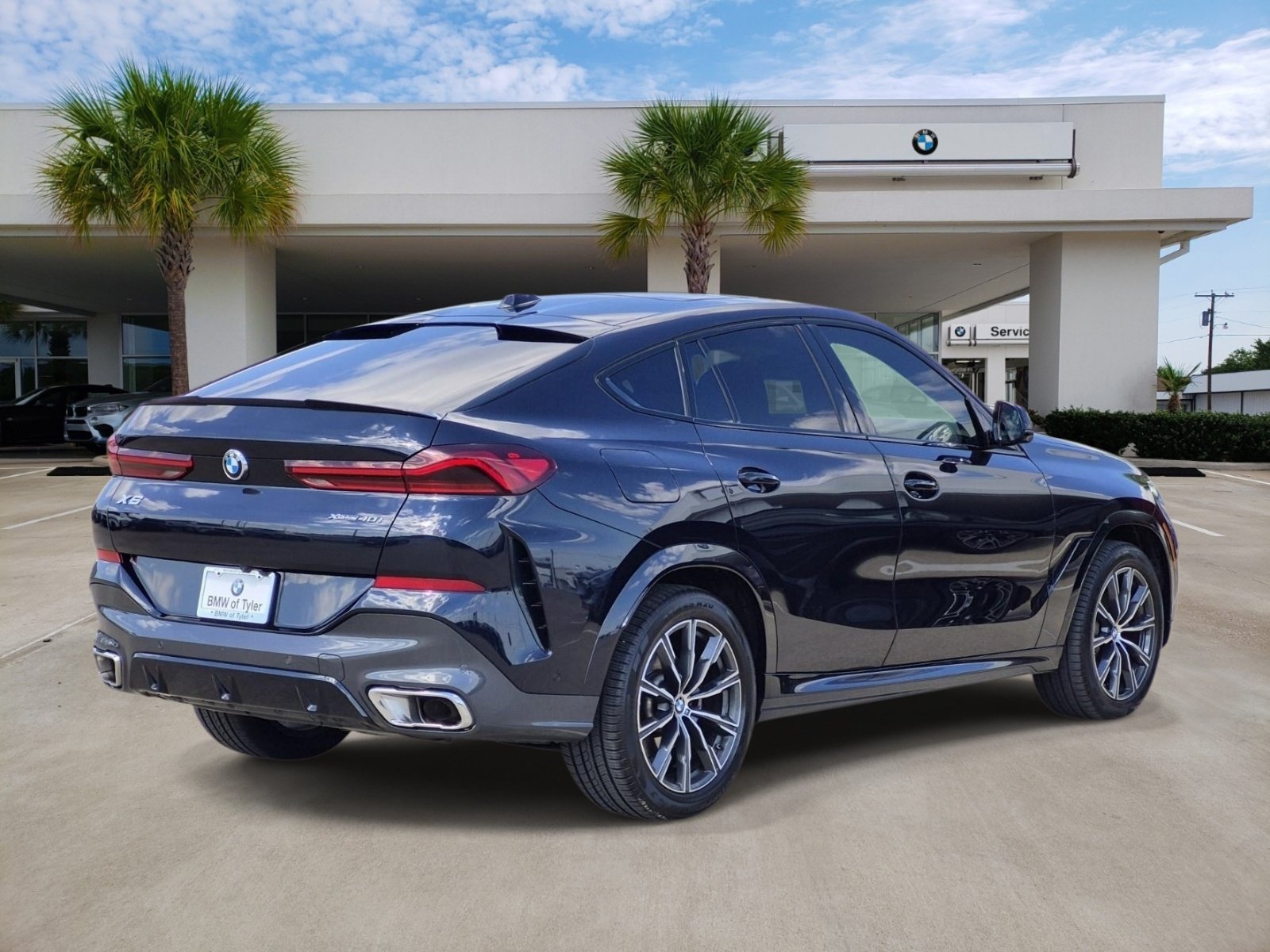 Certified 2024 BMW X6 xDrive40i w/ Premium Package AWD/4WD image 6
