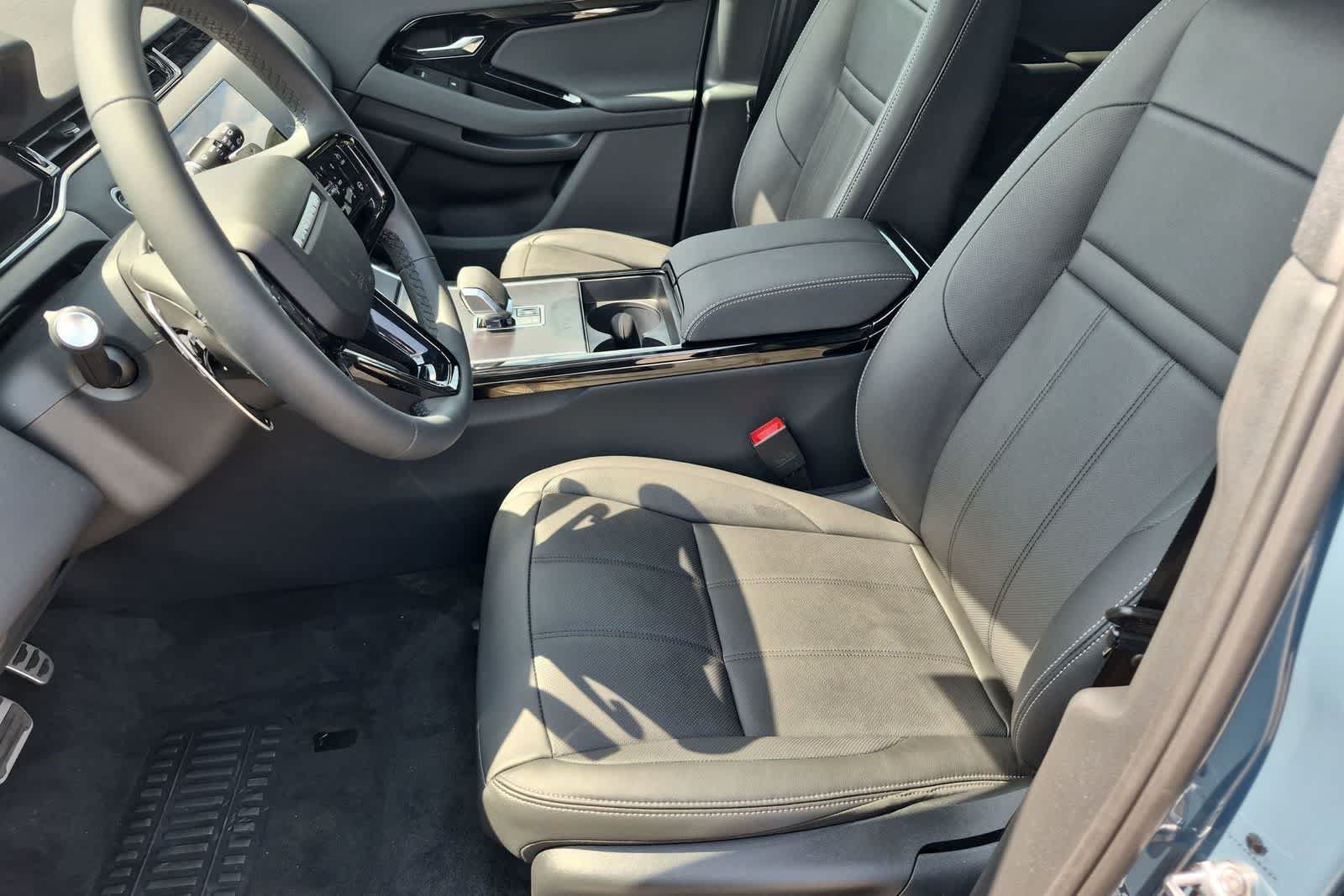 New 2026 Land Rover Range Rover Evoque Hoxton AWD/4WD image 15