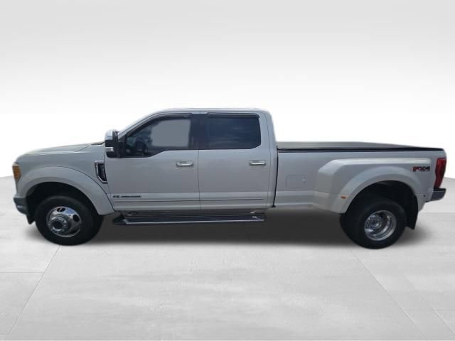 Used 2017 Ford F350 Lariat w/ Lariat Value Package image 3