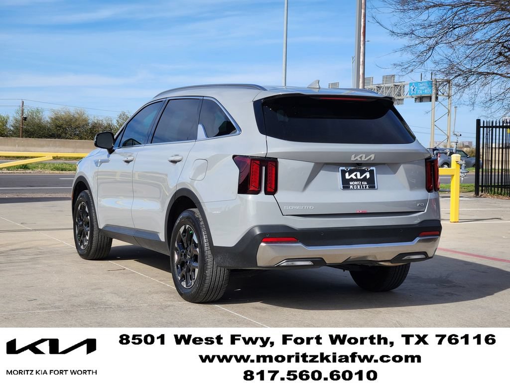 Certified 2025 Kia Sorento S AWD/4WD image 4