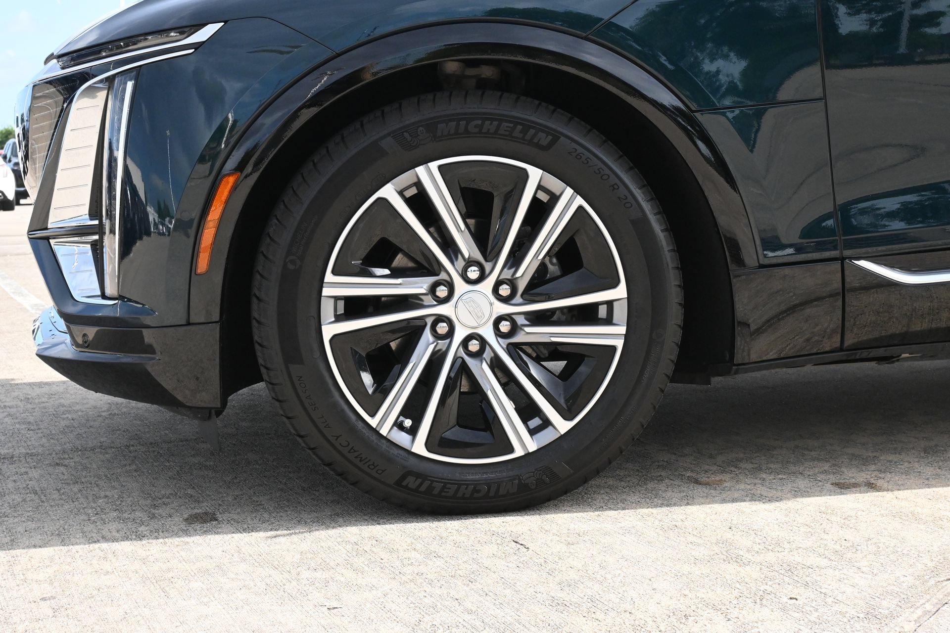 Used 2024 Cadillac Lyriq Luxury RWD image 30