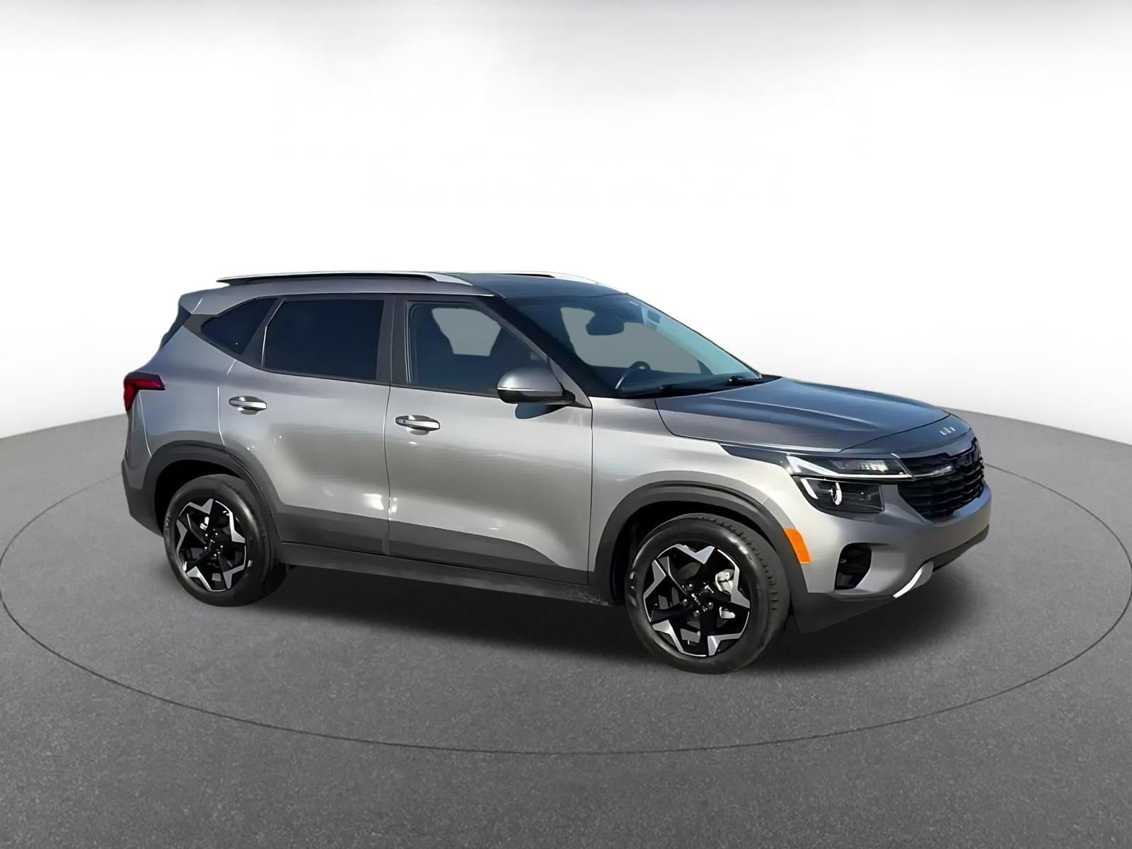 Used 2025 Kia Seltos S FWD image 2