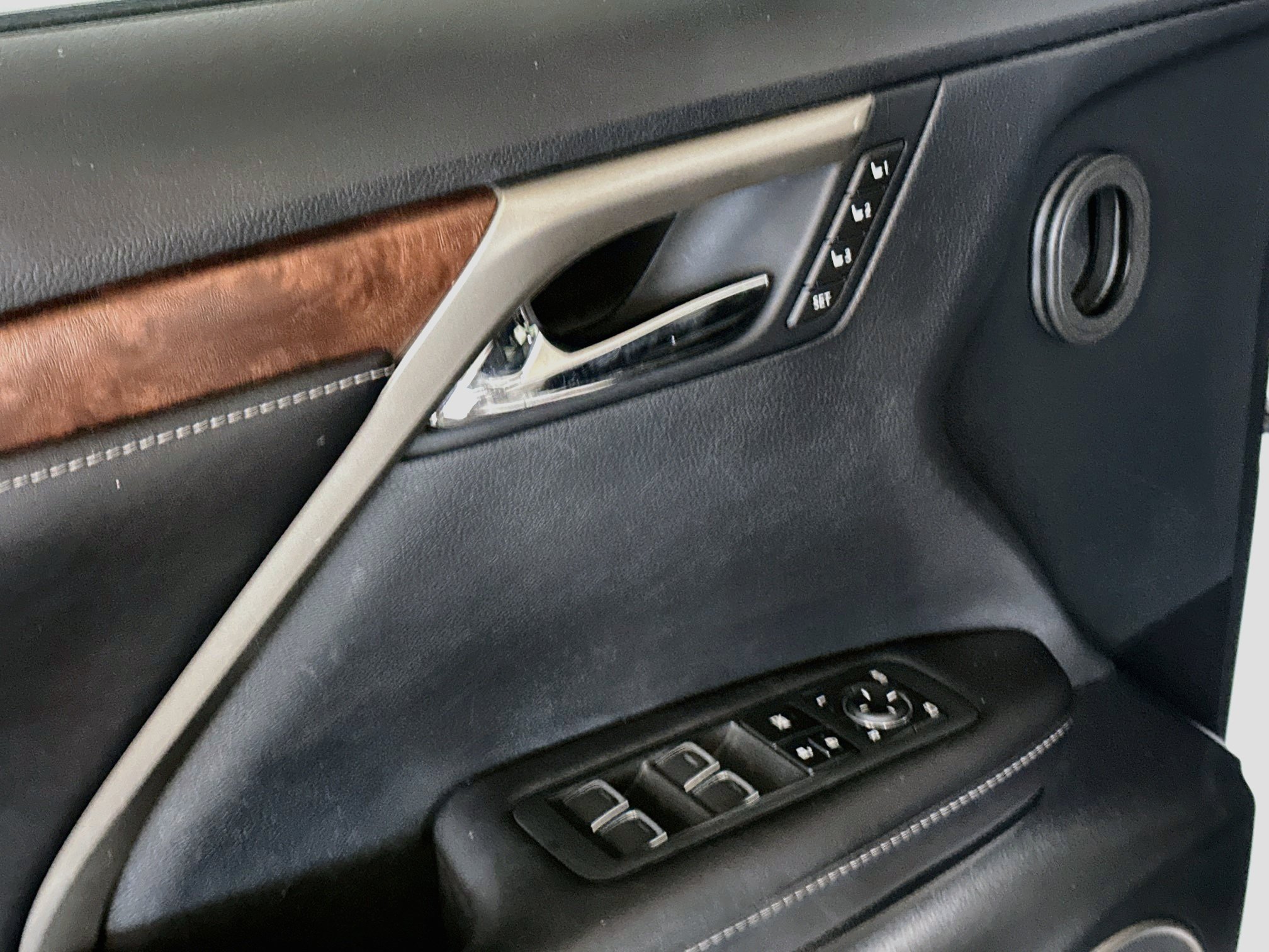 Used 2020 Lexus RX 450hL AWD w/ Premium Package image 15