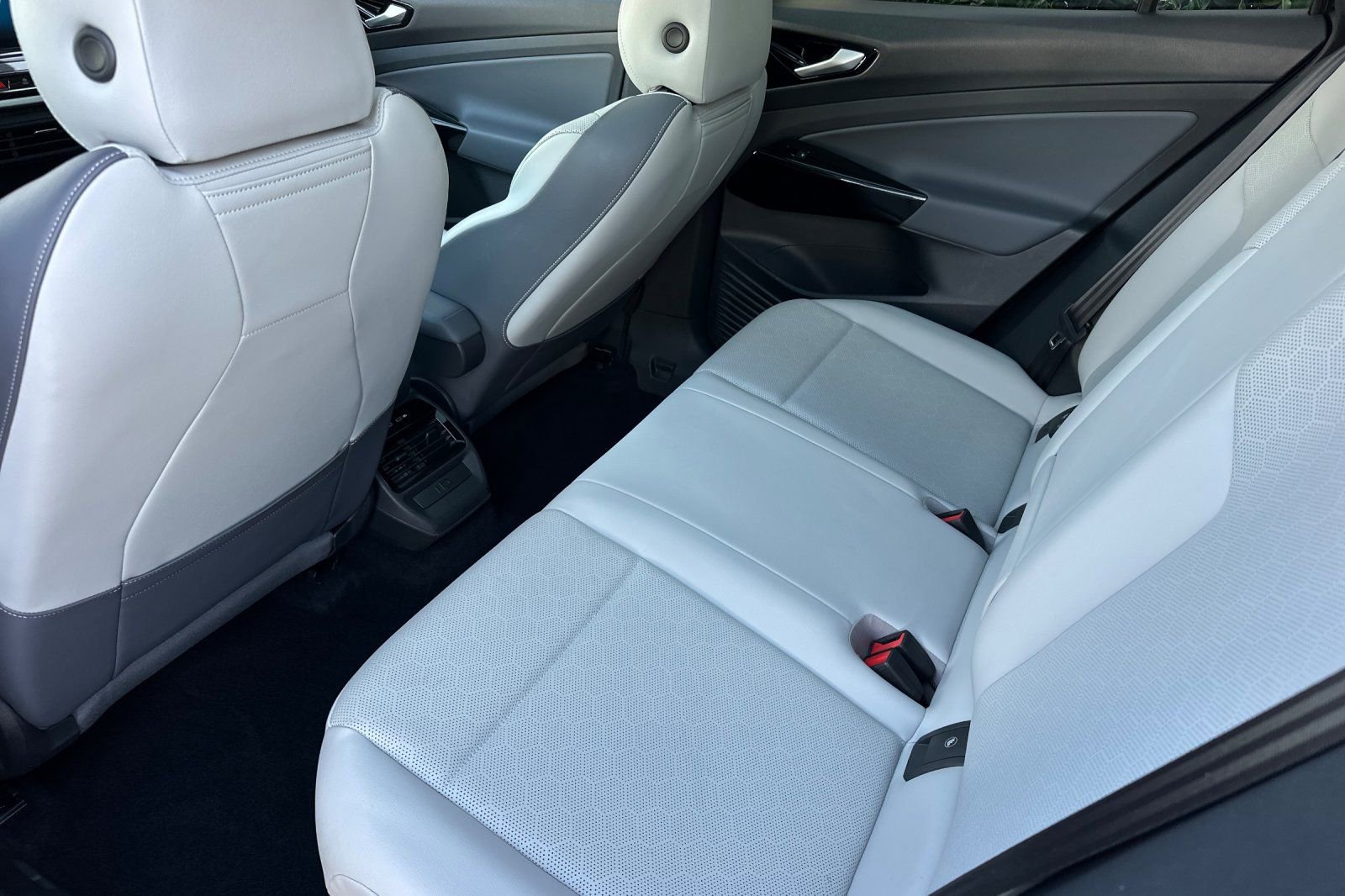 Used 2022 Volkswagen ID.4 Pro S w/ Gradient Package RWD image 12