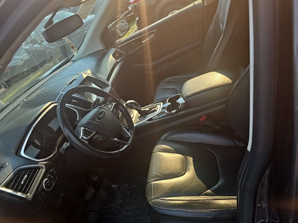 Used 2017 Ford Edge Titanium image 5